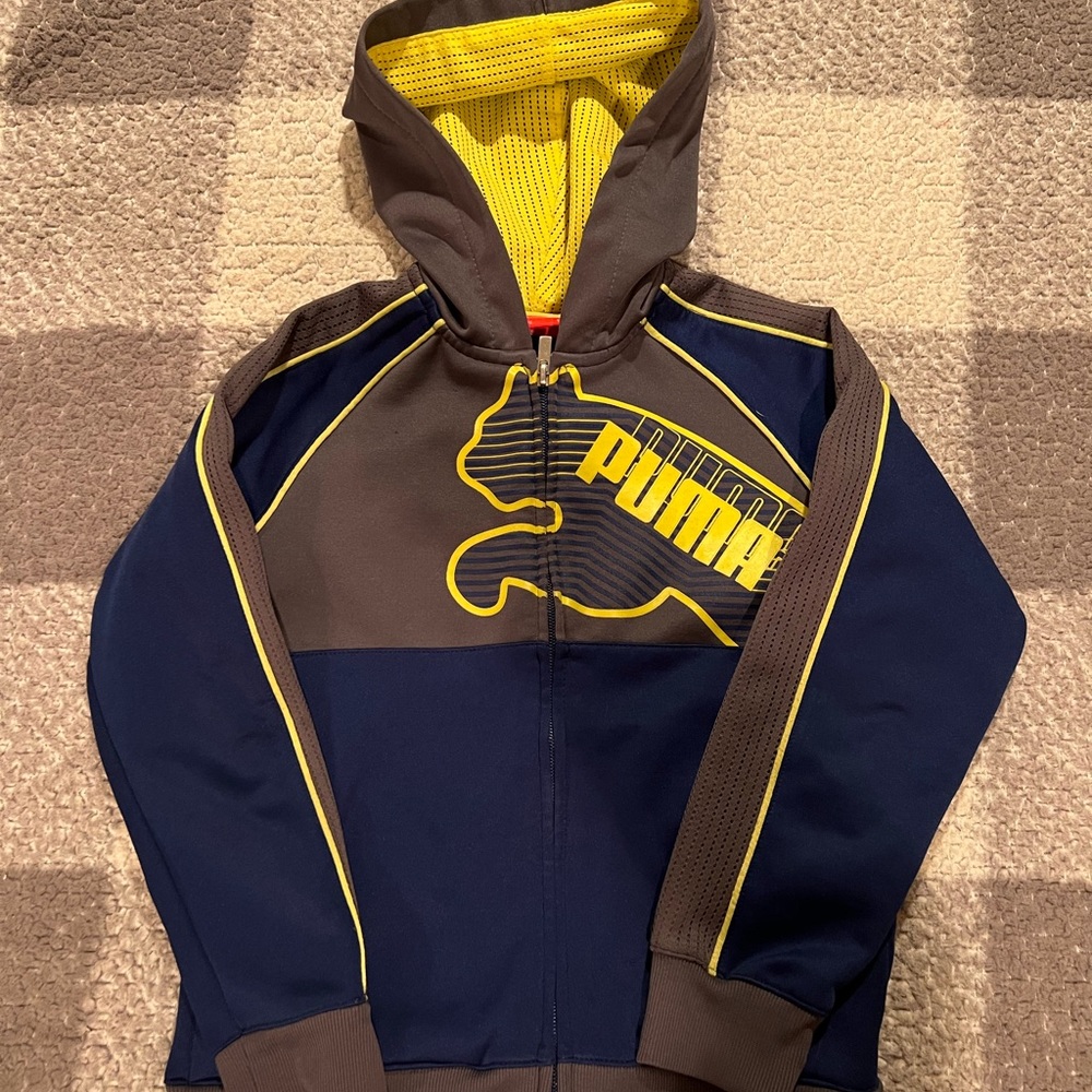Boys PUMA zip up track jacket size 6.
